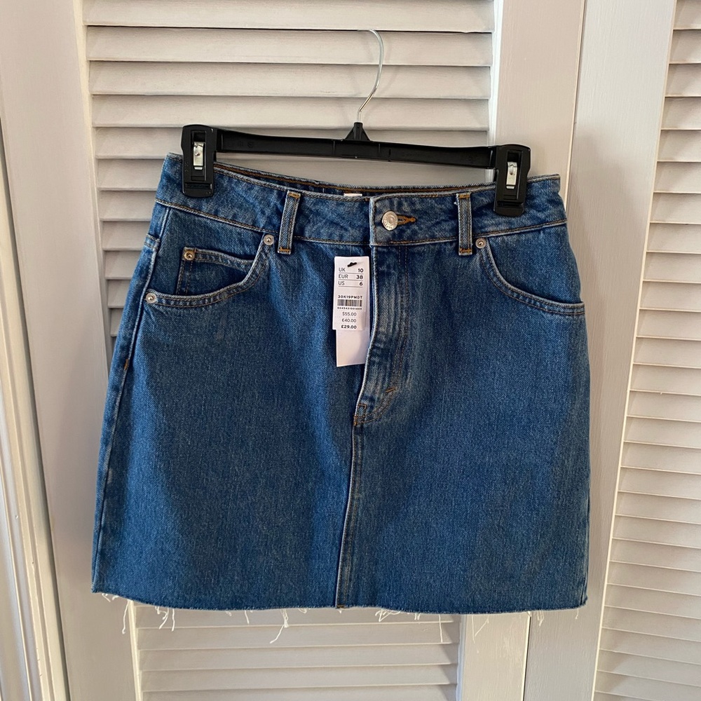 Topshop BNWT Blue Denim frayed edge miniskirt size 6 TALL